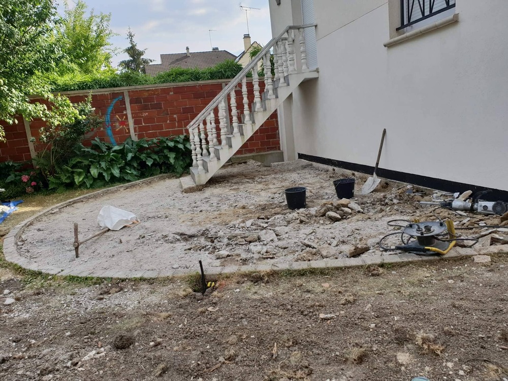 Création d'une terrasse et escalier extérieurs